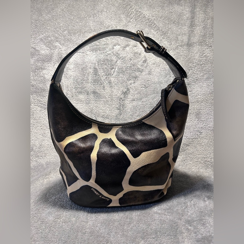 Dooney & Bourke Giraffe Print Hobo w/ Leather Strap & Trim and Gold Hardware - Picture 6 of 10